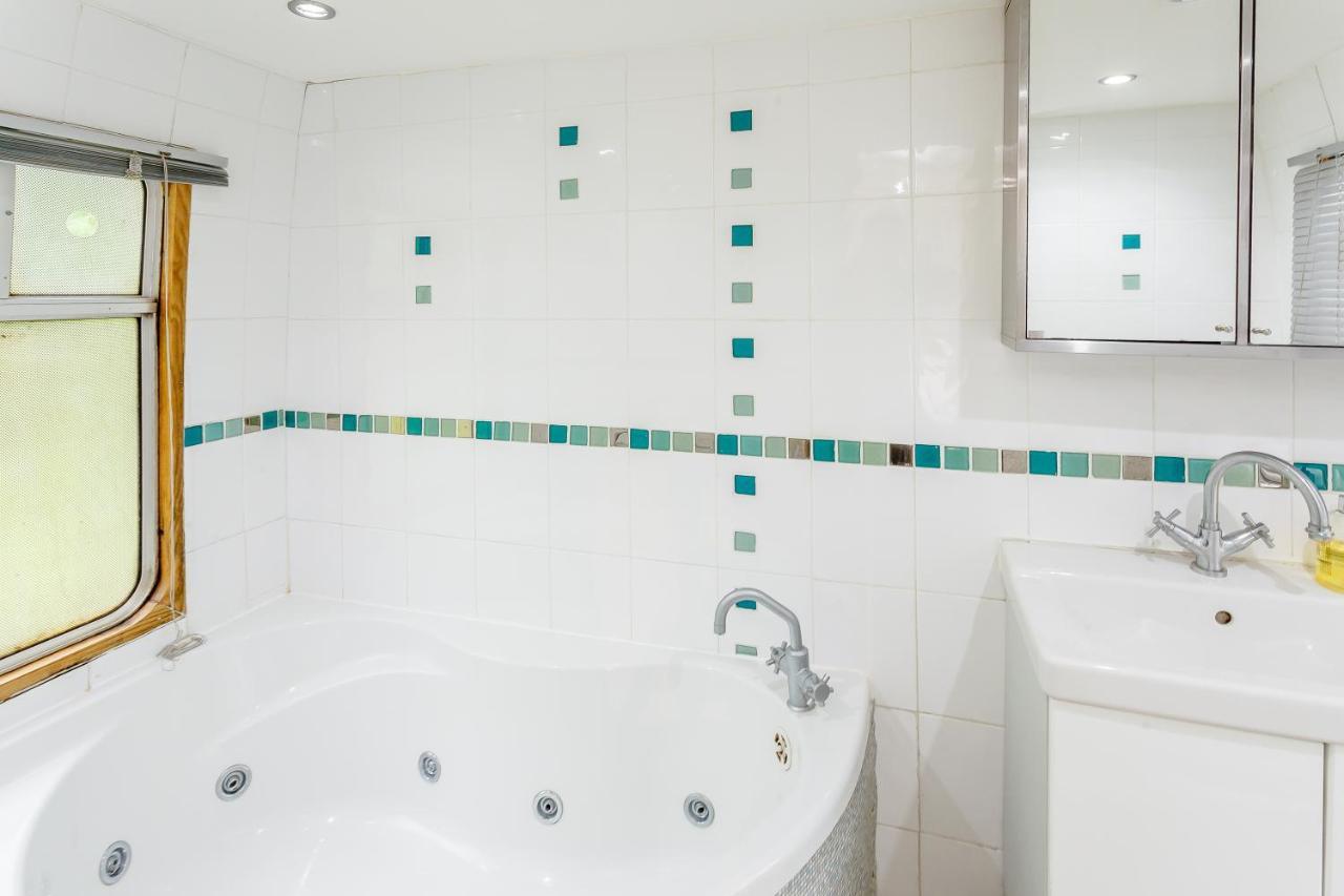 Apartment Carriage 1 - Coalport Station Holidays Telford
